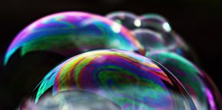 Szappanbuborékkal szállítottak pollent a gyümölcsfákra japán tudósok