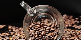 A természetes koffeinnek hosszabban tartó hatása van, mint mesterséges változatának